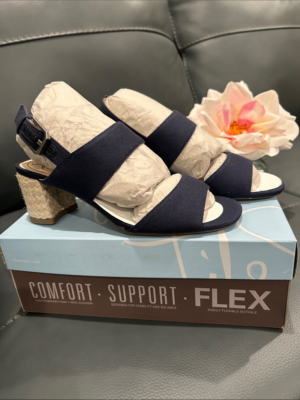 Life Stride Flex Wonen’s Navy Block Heel Slingback Sandals 6.5 Wide NIB